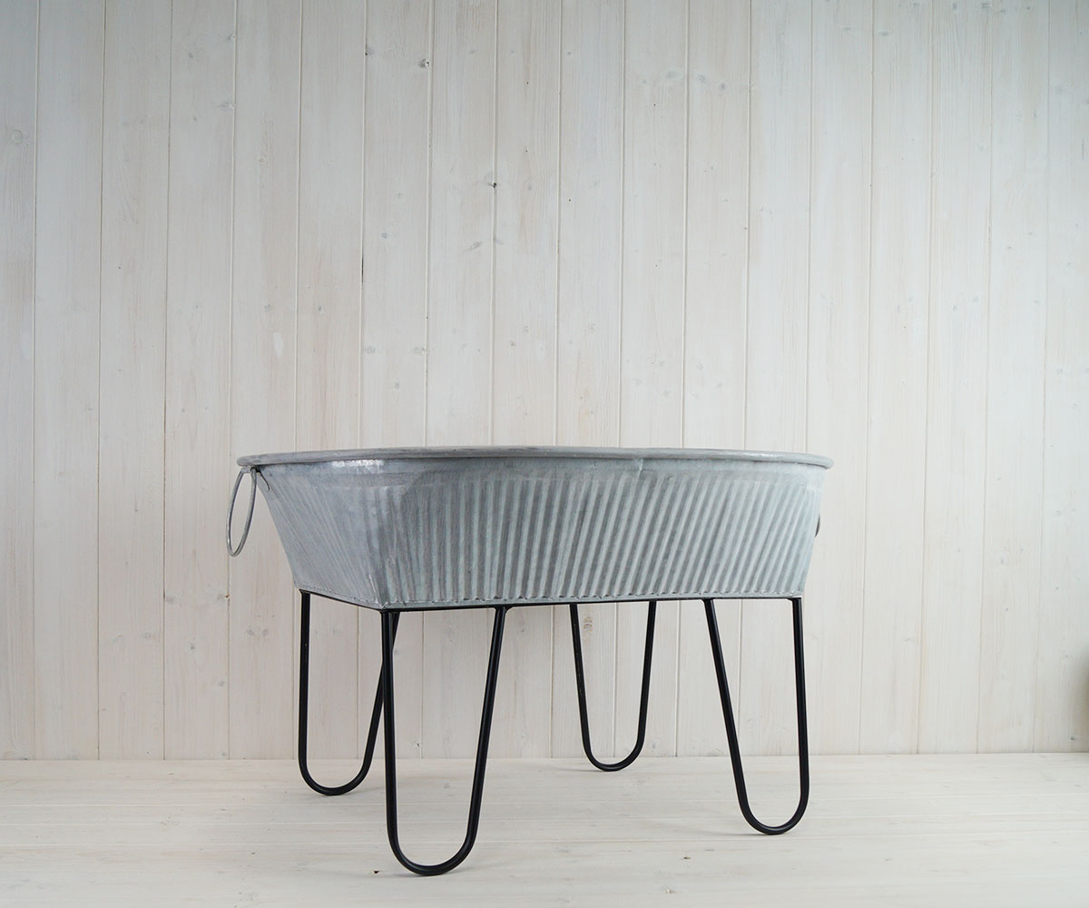 Oval Table/Planter with Metal Ring Handles with Metal Stand (17cm) detail page